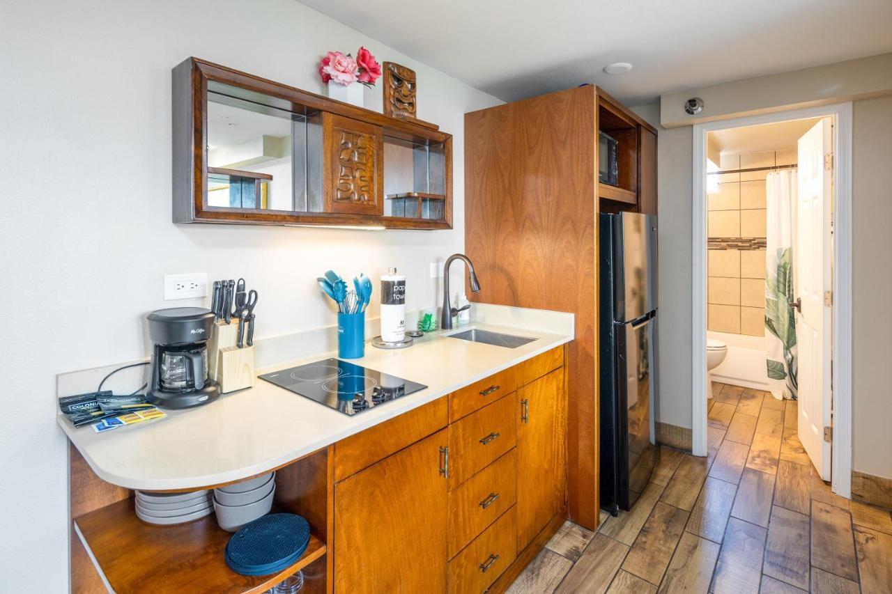 Gorgeous One Bedroom Bamboo Blocks From The Beach Хонолулу Екстериор снимка